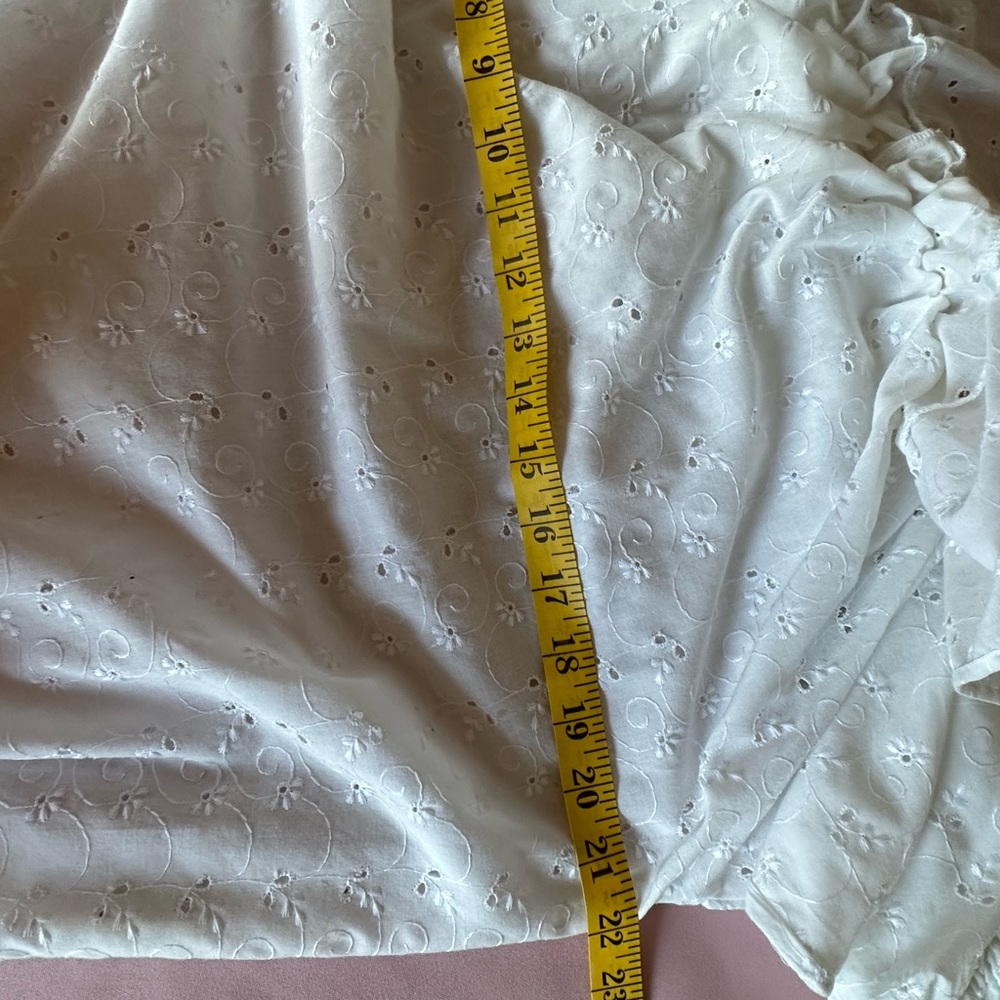 Peasant Style White Eyelet Blouse Size Small. Short Sleeves. - Picture 6 of 9